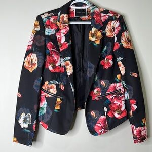 Black Floral Blazer!
